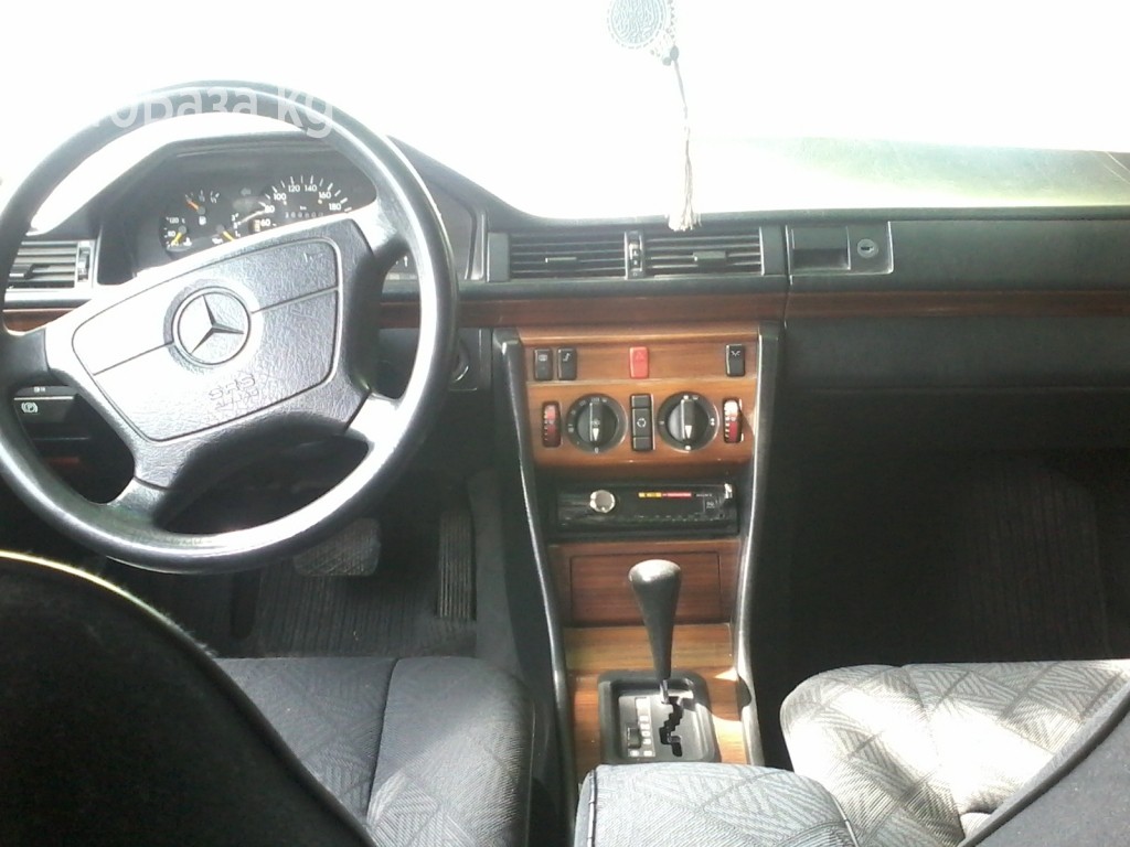 Mercedes-Benz E-Класс 1993 года за ~401 800 руб.