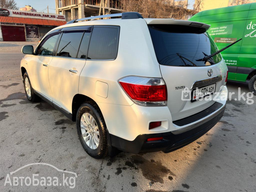 Toyota Highlander 2013 года за ~1 622 900 сом