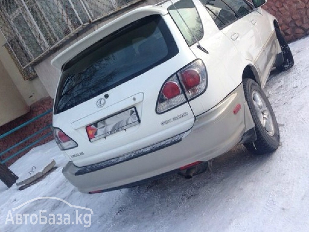 Lexus RX 2001 года за ~636 400 руб.