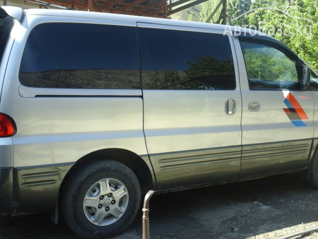 Hyundai H-1 2003 года за ~779 900 руб.