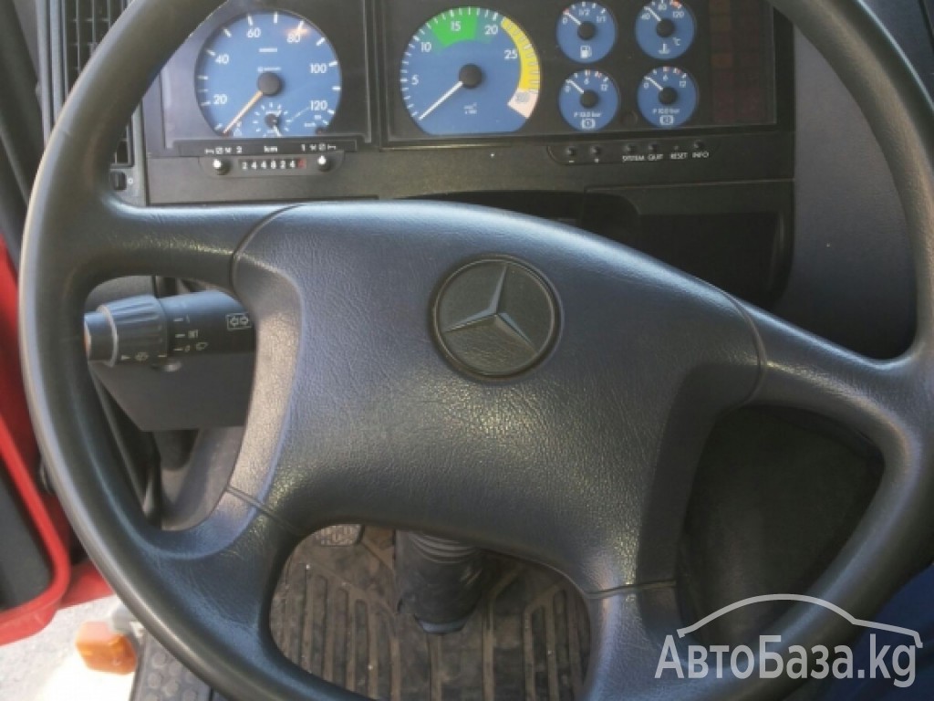 Бортовой Mercedes-Benz 815