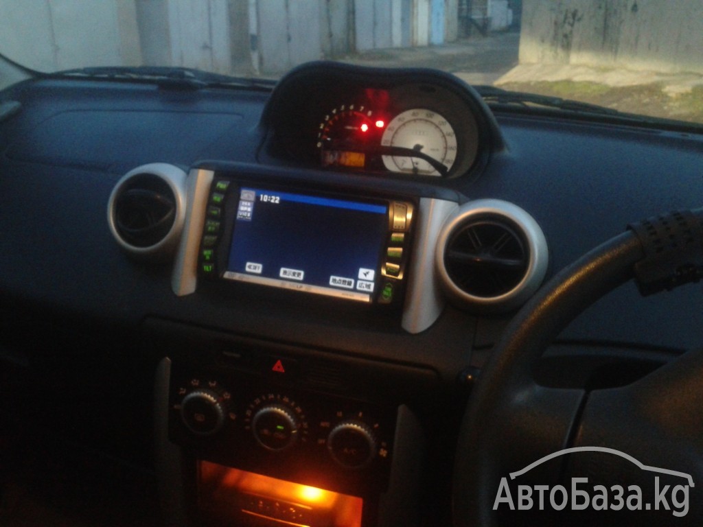 Toyota Ist 2003 года за ~362 900 сом