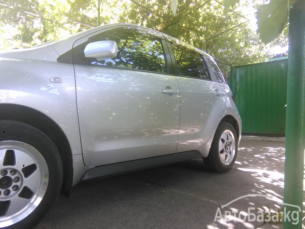 Toyota Ist 2002 года за ~391 000 руб.