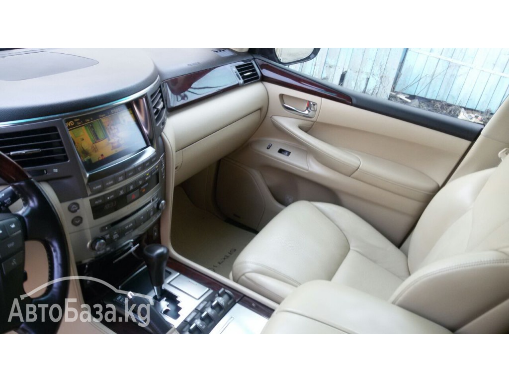 Lexus LX 2011 года за 2 314 881 сом