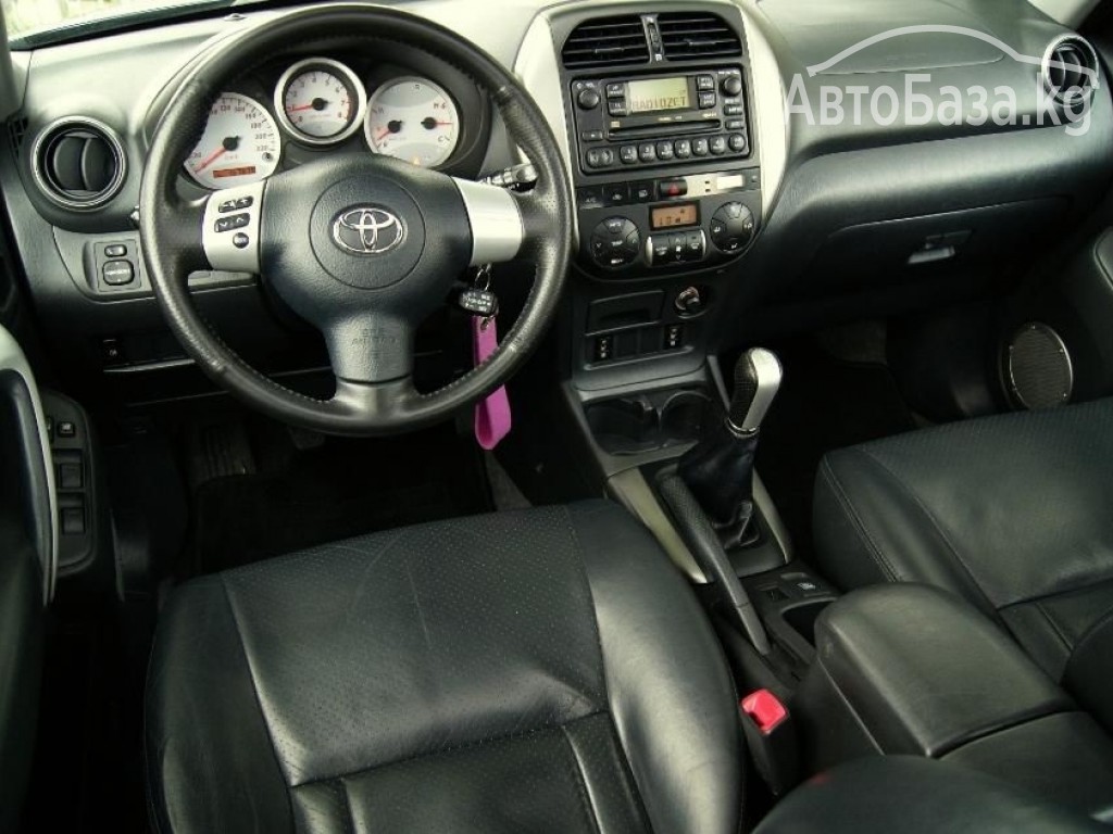 Toyota RAV4 2004 года за ~353 500 сом