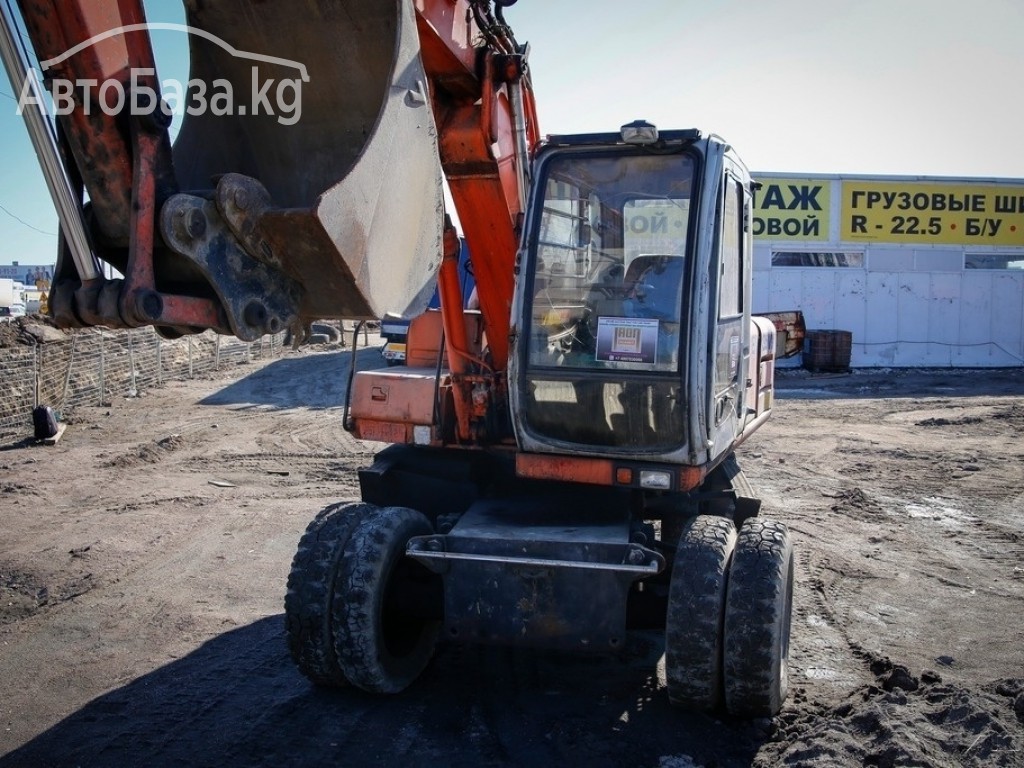 Экскаватор Hitachi  EX135