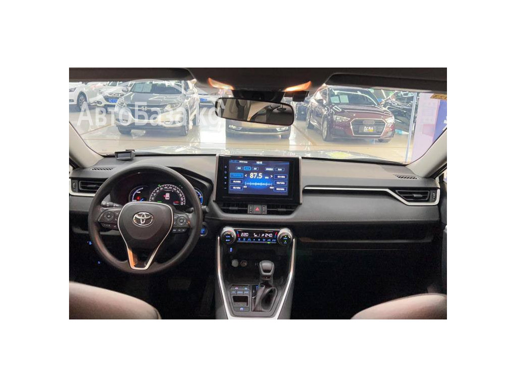 Toyota RAV4 2017 года за ~1 965 000 сом