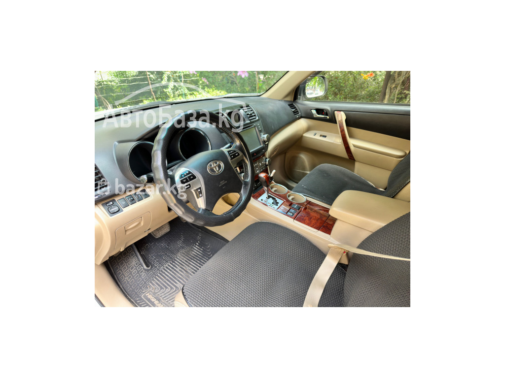 Toyota Highlander 2013 года за ~1 622 900 сом