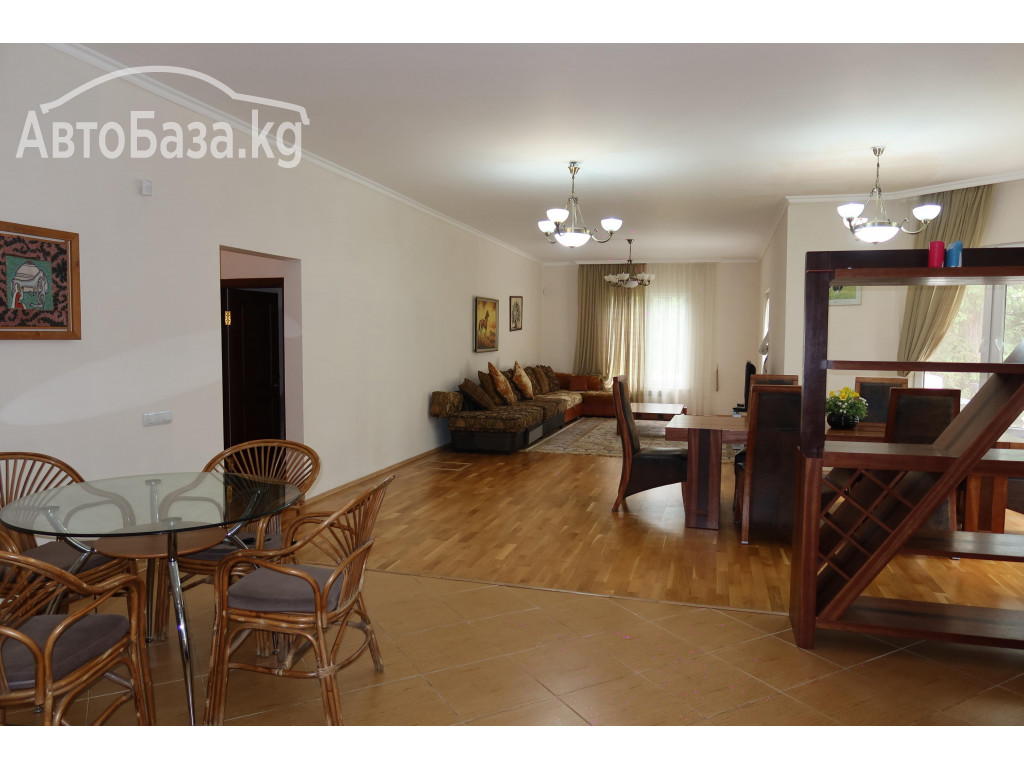 Сдается коттедж на Иссык-Куле , с. Бостери, первая линия,4 спальни!