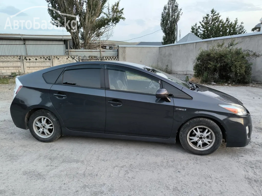 Toyota Prius 2011 года за ~965 000 сом
