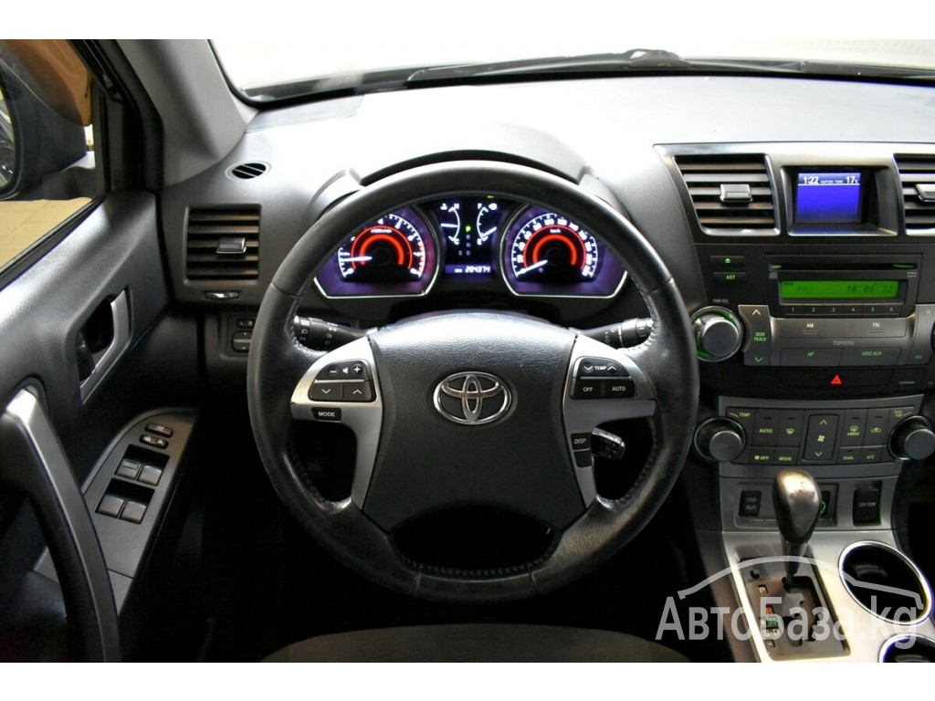 Toyota Highlander 2013 года за ~2 070 800 сом