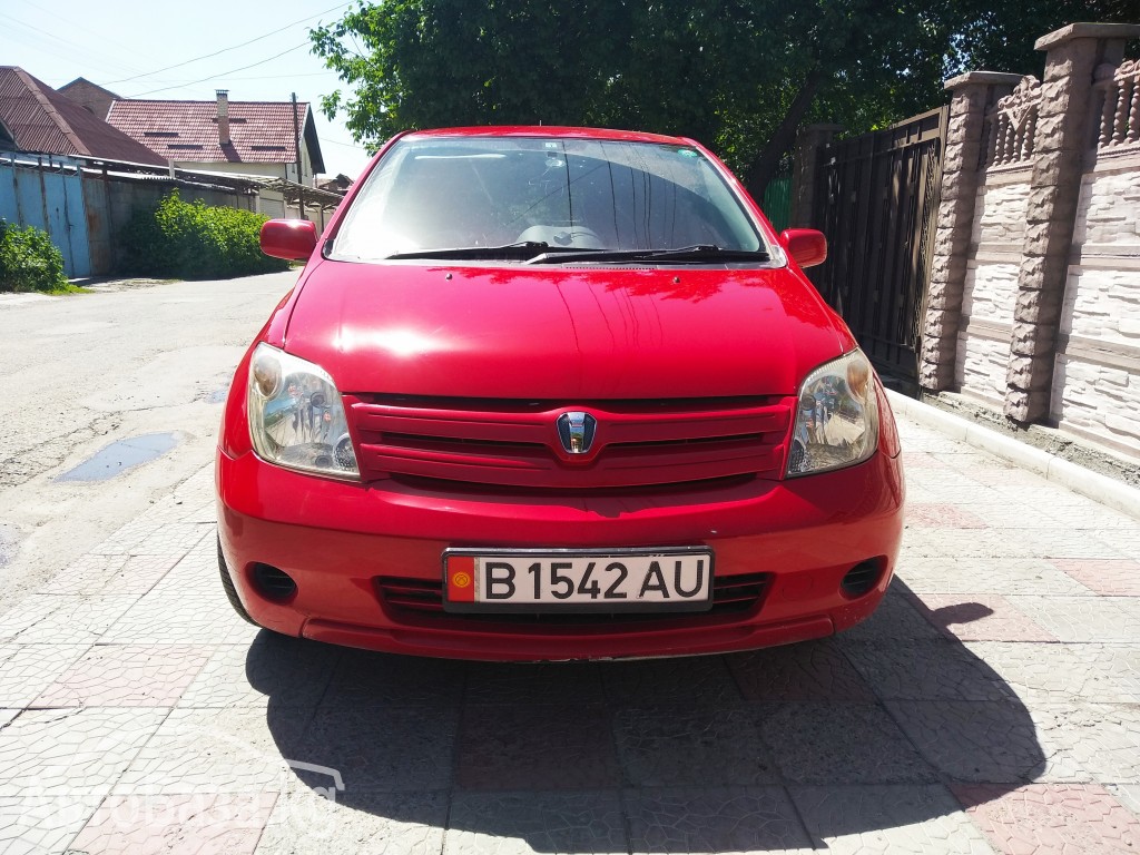 Toyota Ist 2003 года за ~388 000 сом