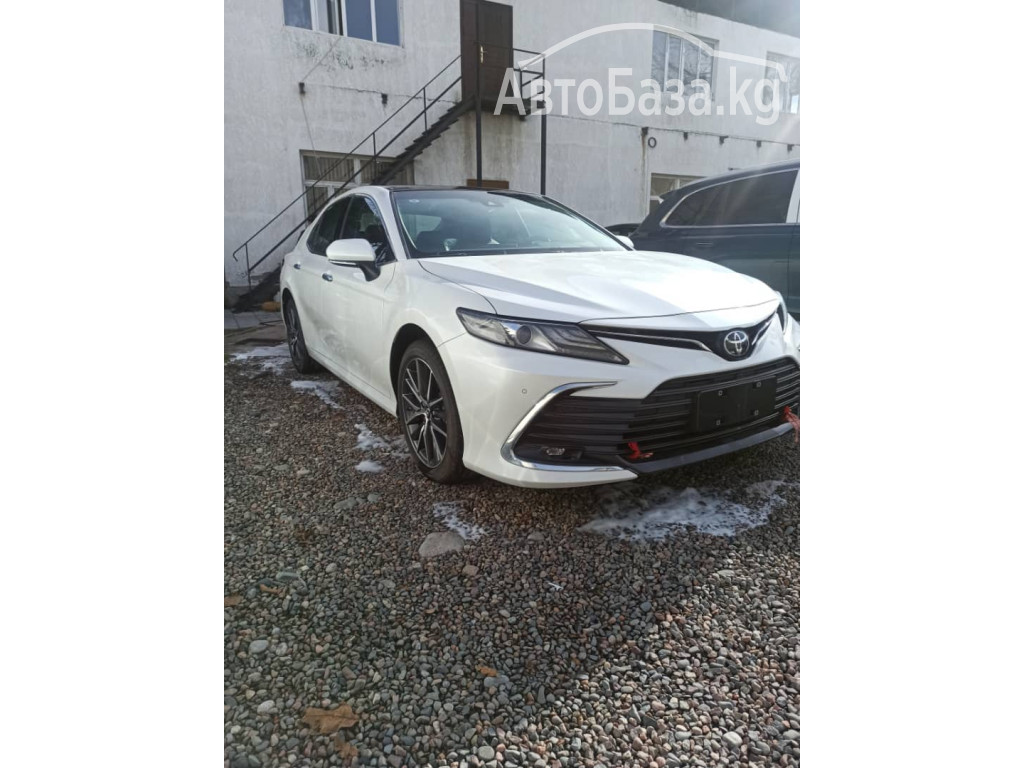 В наличии: Toyota Camry 2,5      