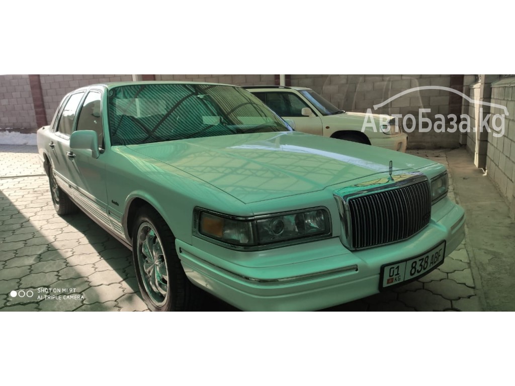 Lincoln Town Car 1997 года за ~1 151 800 сом
