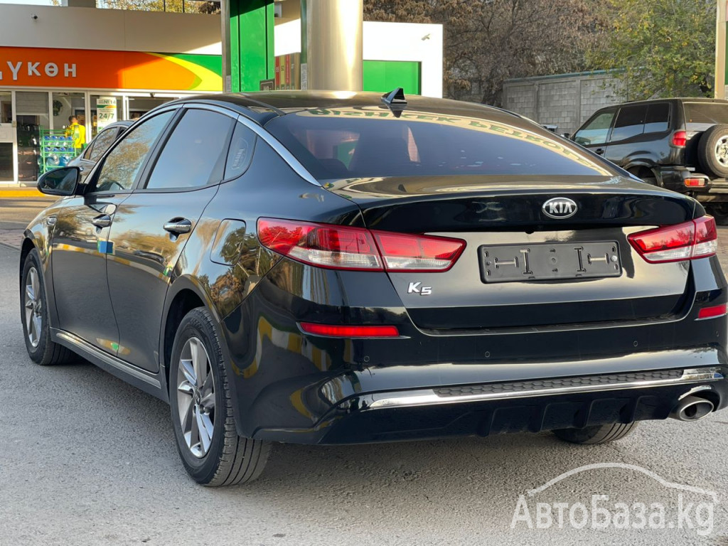 Kia K5 2017 года за ~1 535 100 сом