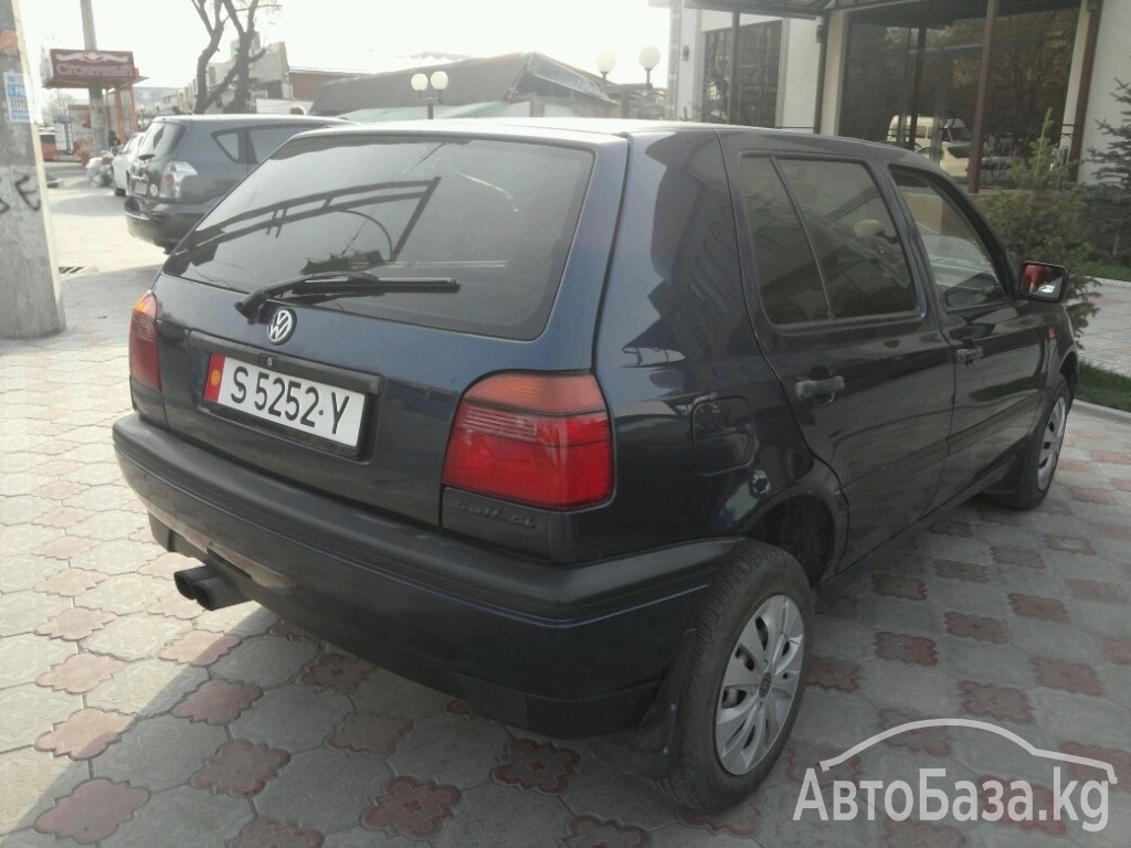 Volkswagen Golf 1993 года за ~239 000 руб.