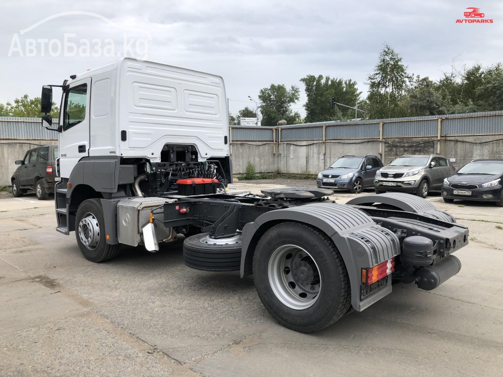 Тягач Mercedes-Benz Axor