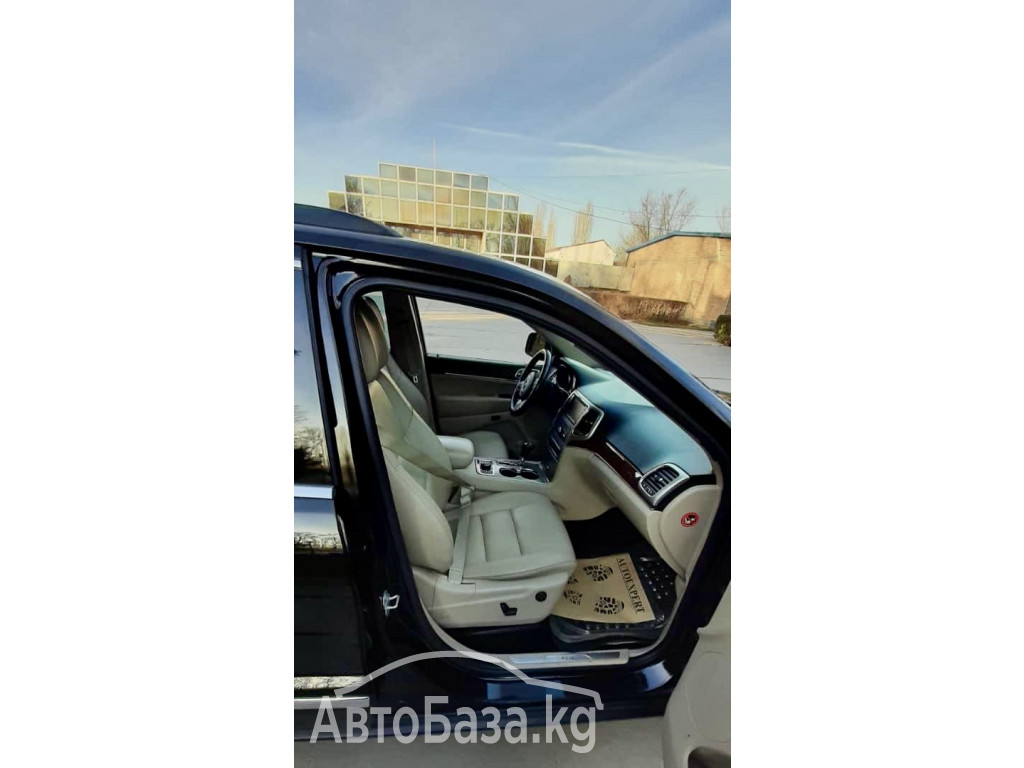 Jeep Grand Cherokee 2012 года за ~1 974 800 сом