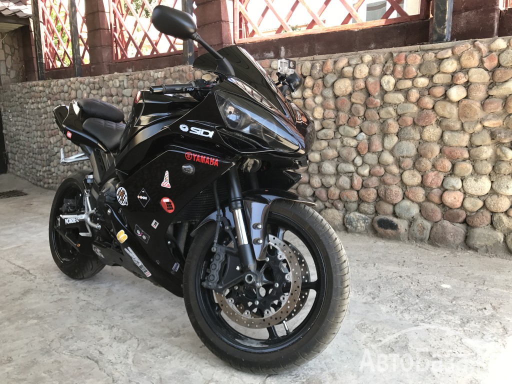  Yamaha YZF-R1