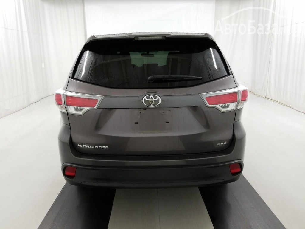 Toyota Highlander 2015 года за ~2 715 600 сом