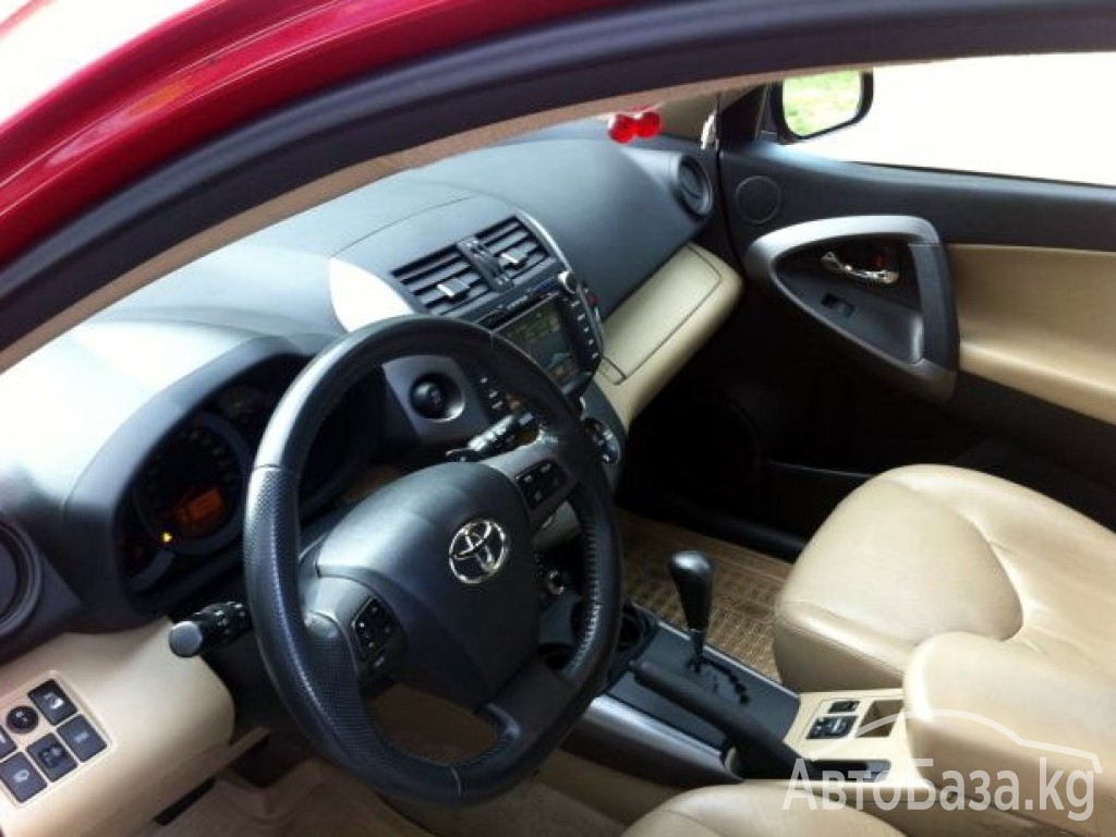 Toyota RAV4 2011 года за ~1 206 900 сом