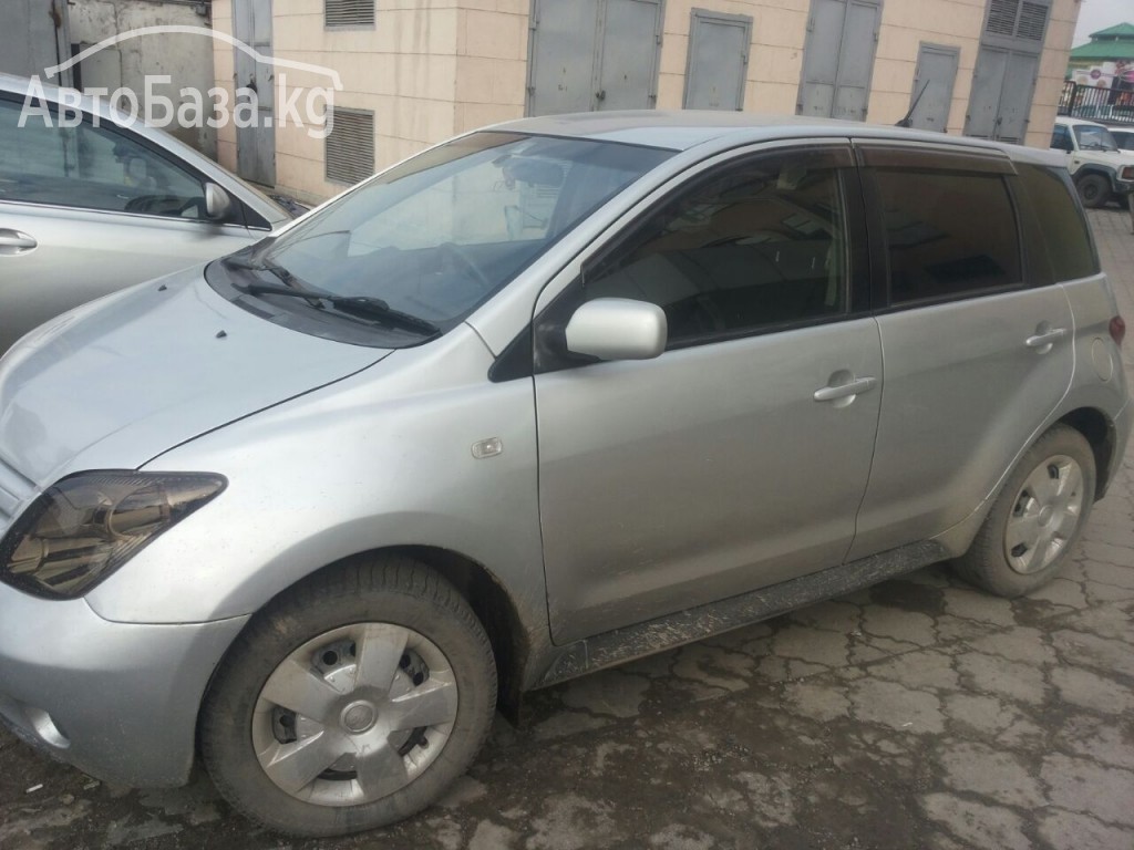 Toyota Ist 2002 года за ~389 400 сом