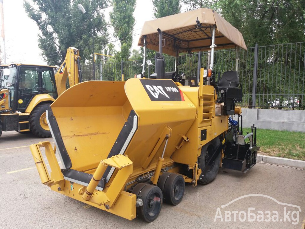 Асфальтоукладчик Caterpillar Cat® AP300