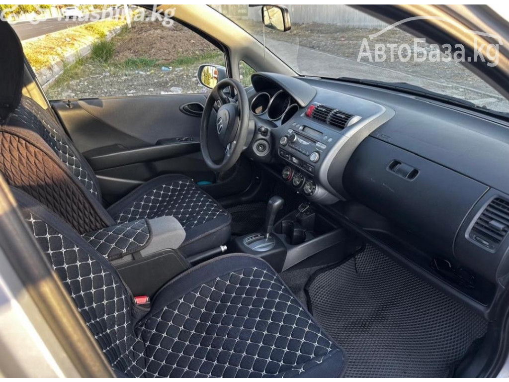 Honda Jazz 2003 года за 8 500 сом
