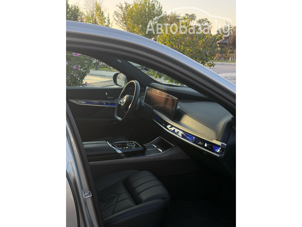 BMW 7 серия 2017 года за ~10 000 000 сом