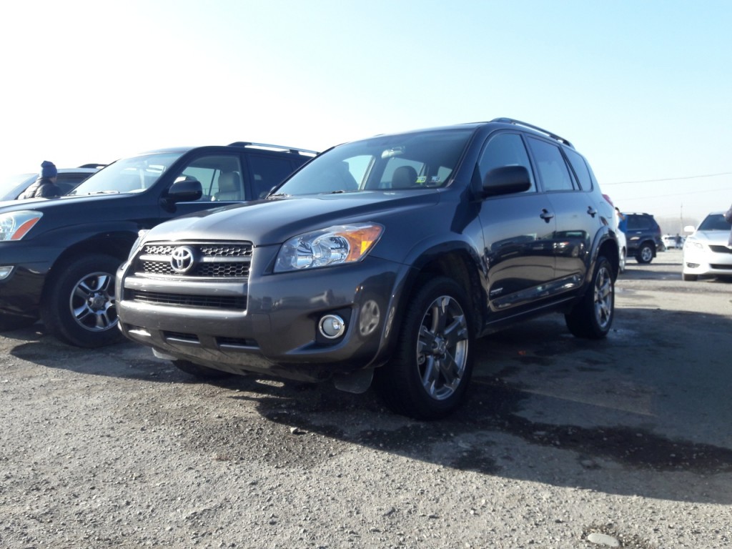 Toyota RAV4 2010 года за ~1 163 800 сом