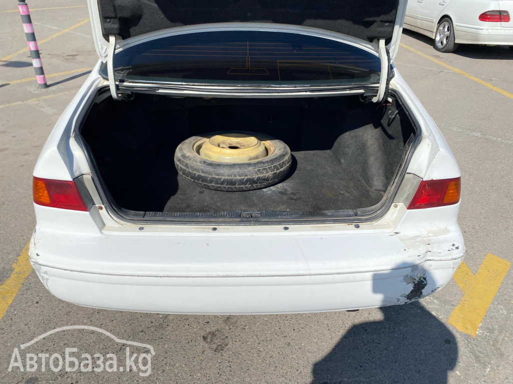 Toyota Camry 2000 года за ~324 600 сом