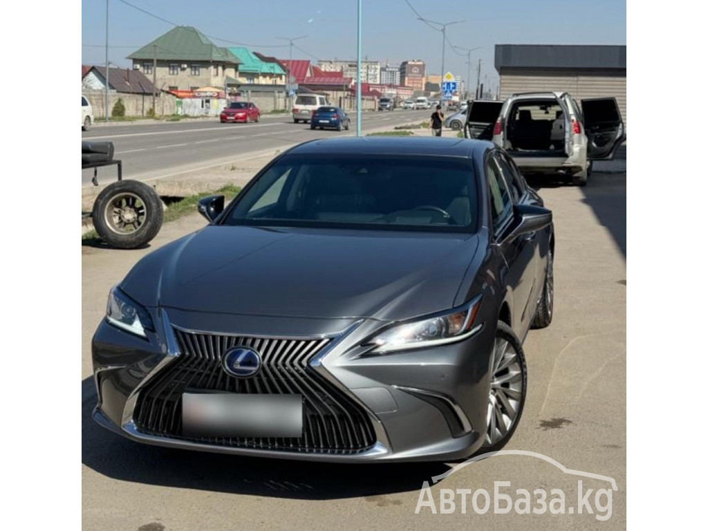 Lexus ES 2017 года за ~2 563 100 сом