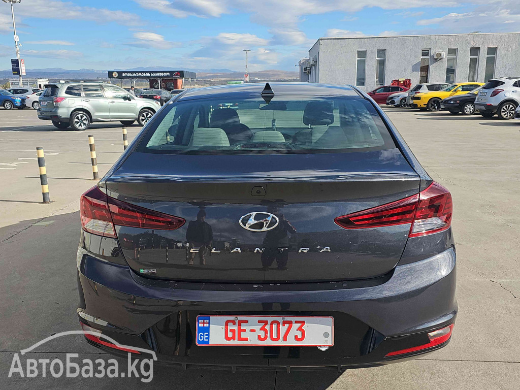Hyundai Elantra 2017 года за ~858 500 сом