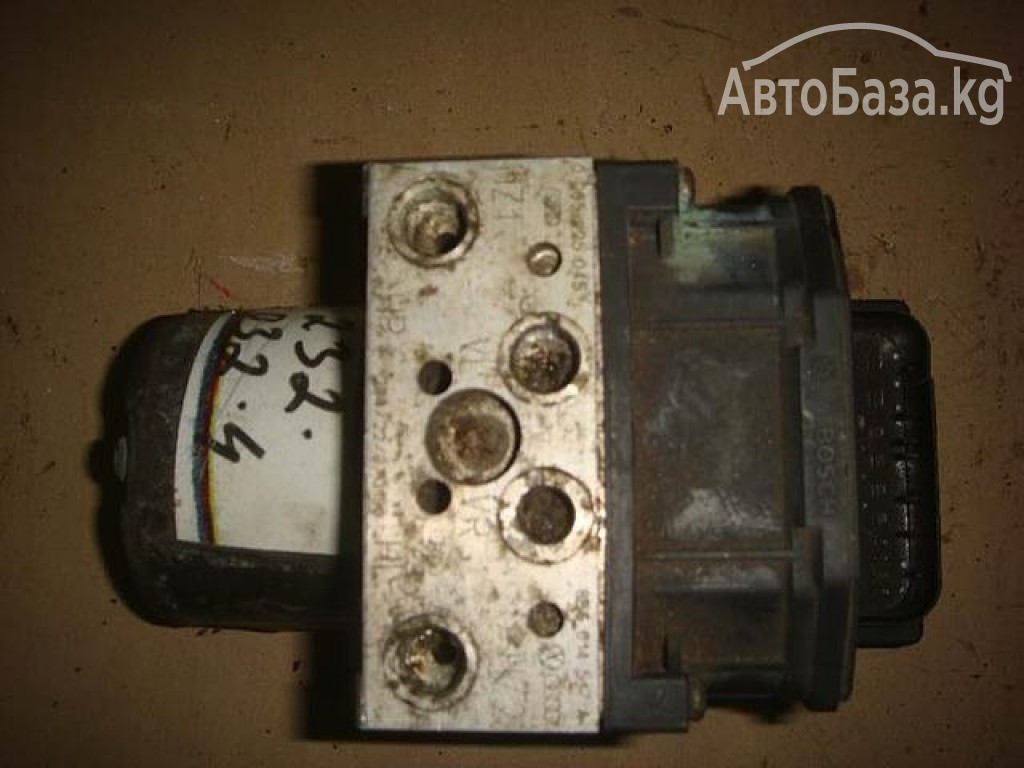 Блок ABS (насос) для Audi A4 B6 2001-2005 г.в.
Артикул:	8E0614517A
Произв