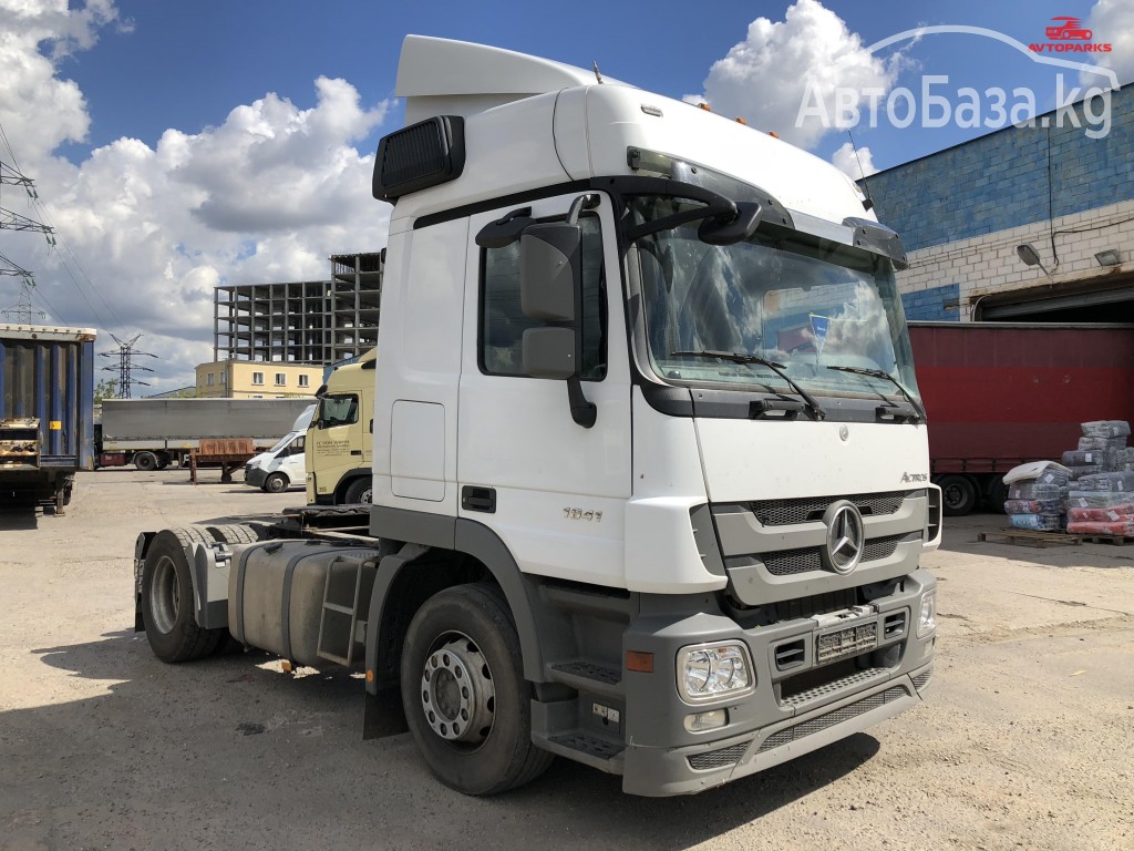 Тягач Mercedes-Benz Actros