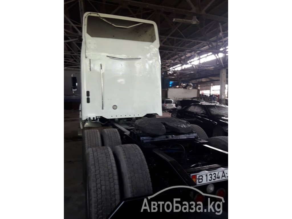 Тягач Freightliner Colambia