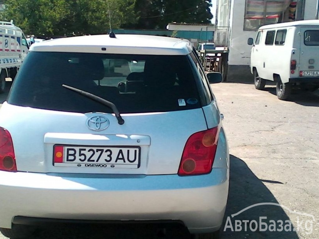 Toyota Ist 2003 года за ~345 500 руб.