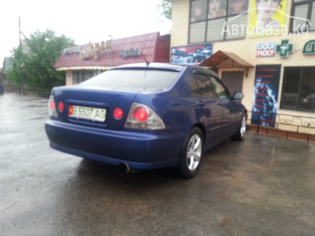 Toyota Altezza 2002 года за 3 700$