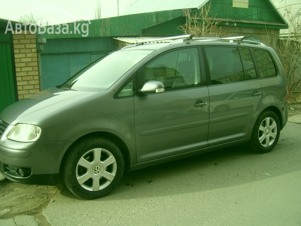 Volkswagen Touran 2005 года за ~477 900 сом