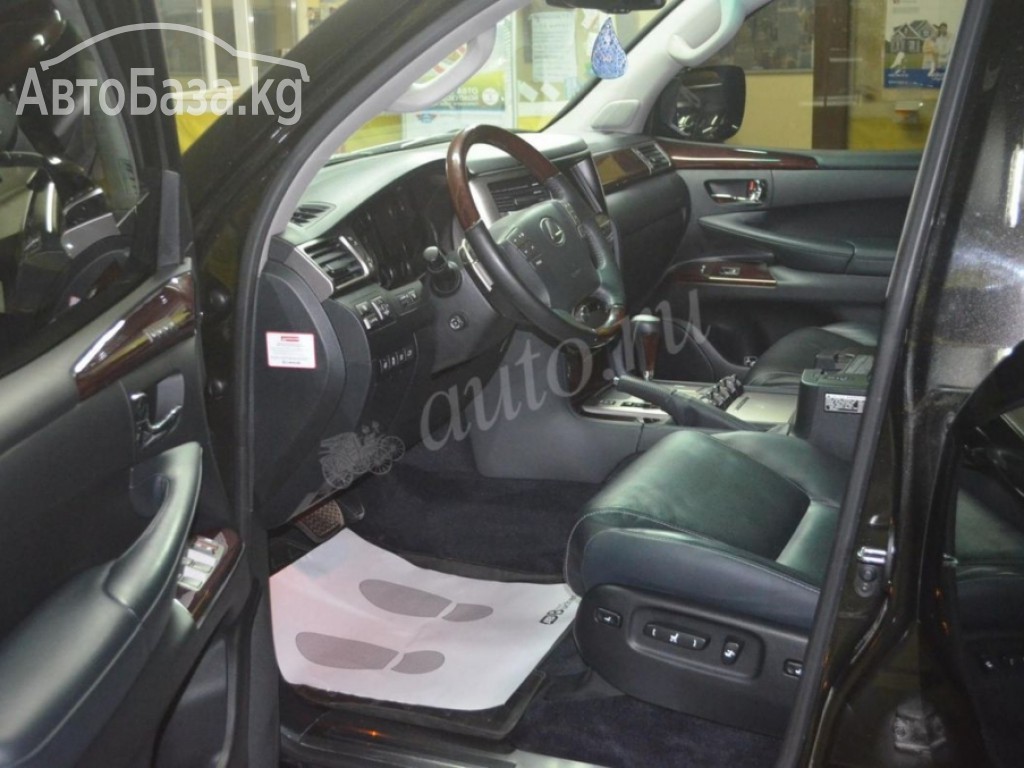 Lexus LX 2014 года за ~7 964 700 сом