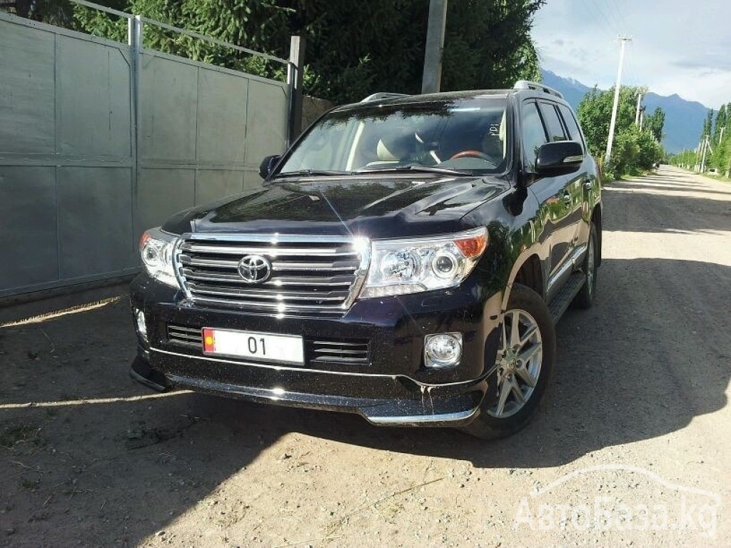 Toyota Land Cruiser 2013 года за ~6 363 700 руб.