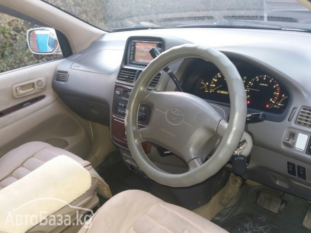 Toyota Ipsum 2001 года за ~336 200 сом