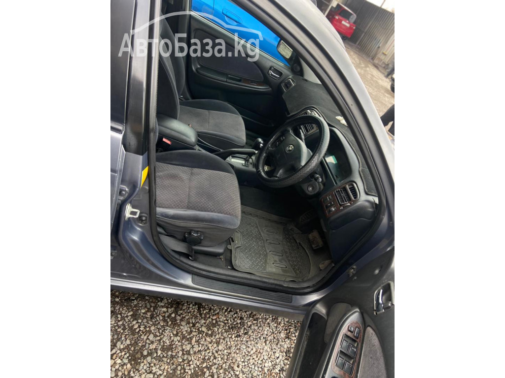 Toyota Avensis 2001 года за 360 000 сом