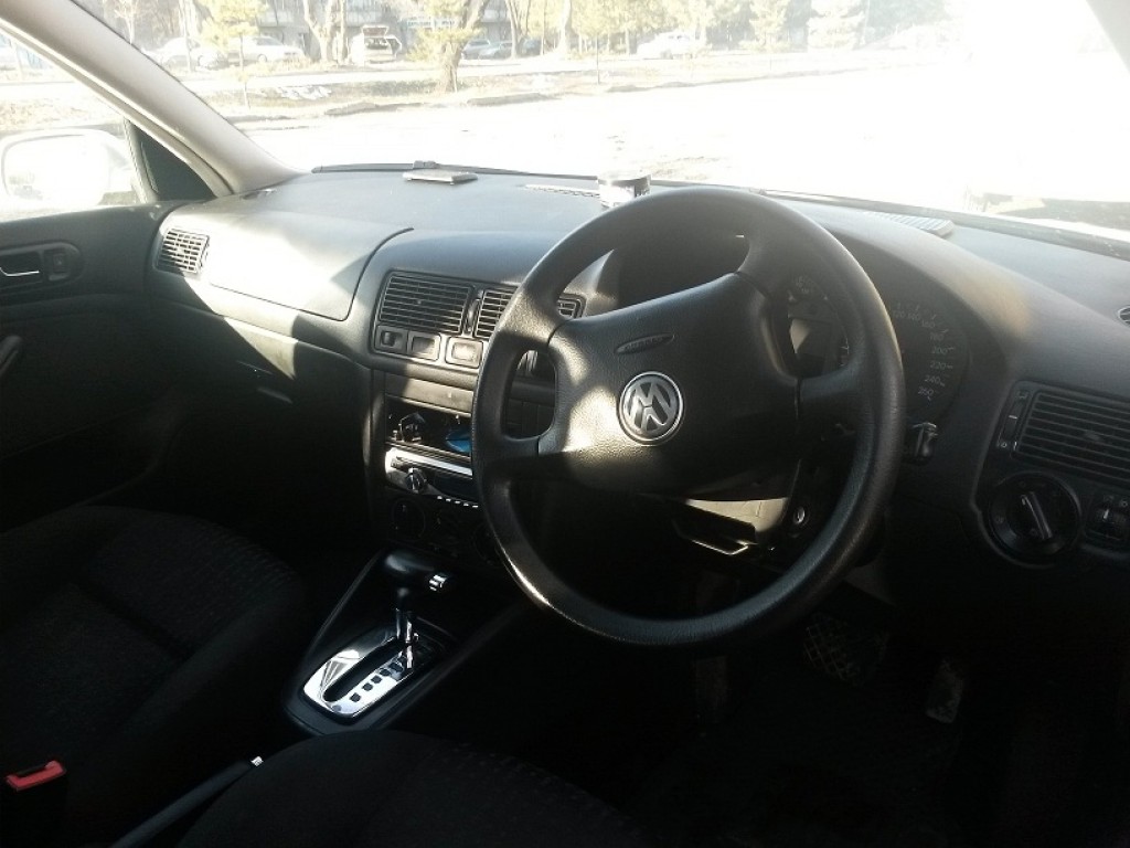 Volkswagen Golf 2004 года за ~456 900 сом