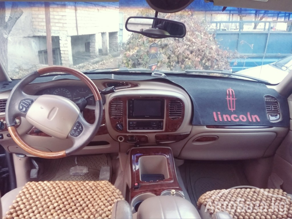 Lincoln Navigator 2001 года за ~535 800 сом
