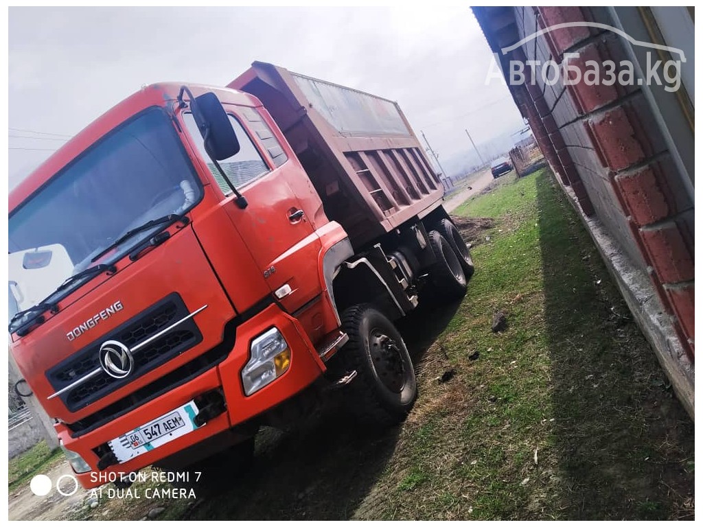 Самосвал Dongfeng .