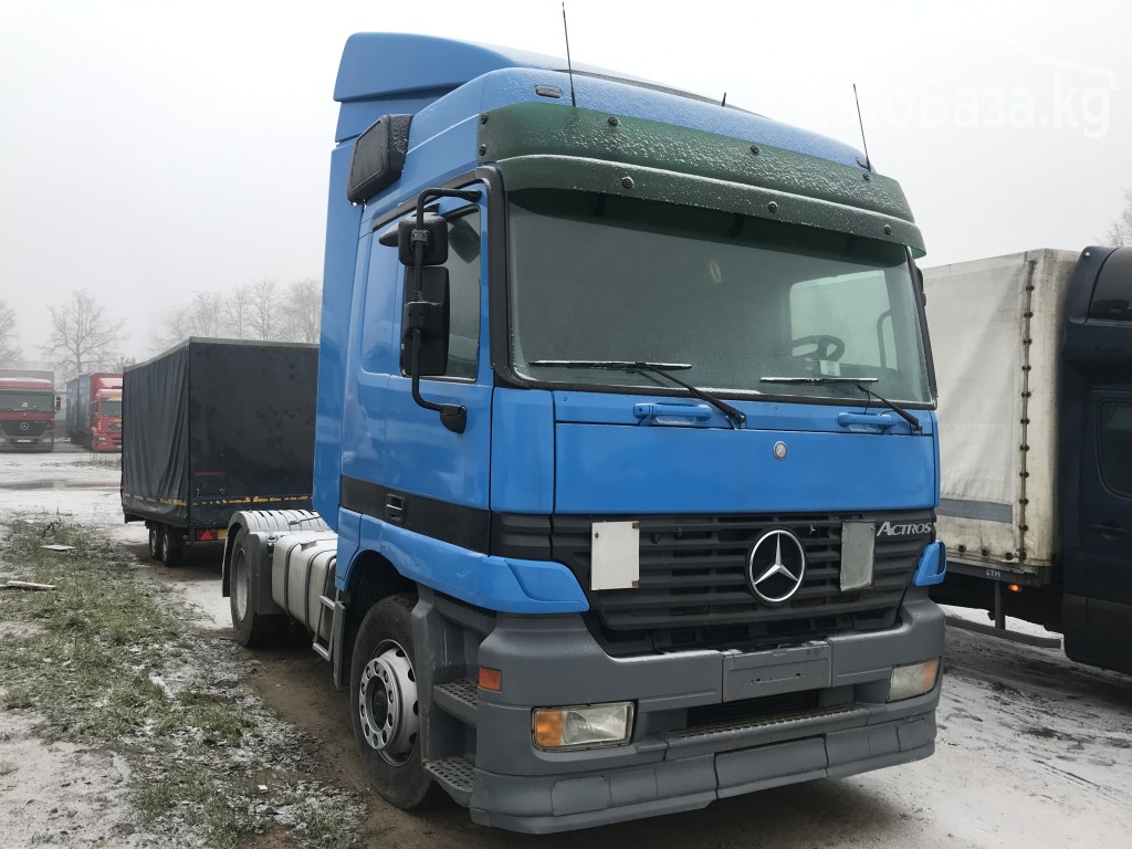 Тягач Mercedes-Benz actros