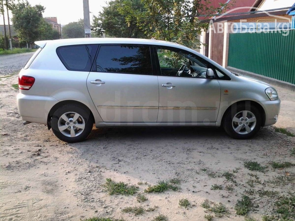 Toyota Avensis Verso 2002 года за ~474 200 сом