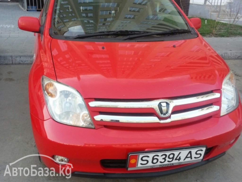 Toyota Ist 2003 года за ~388 000 сом