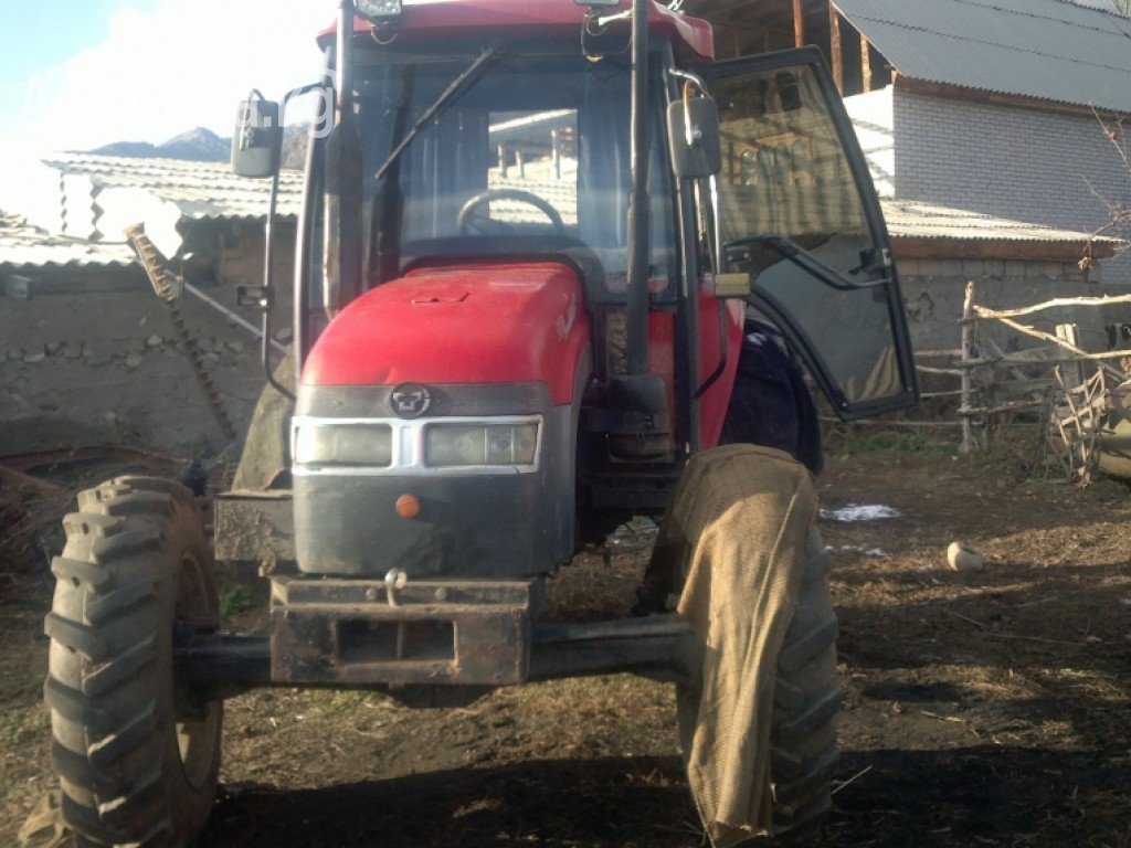 Трактор YTO 704